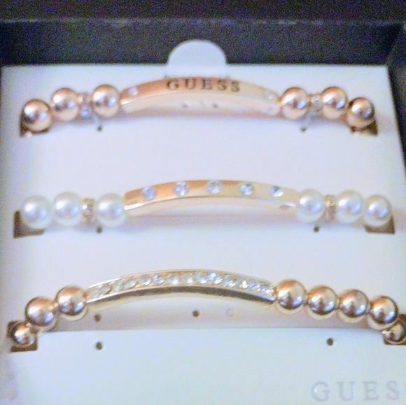 NWT GUESS 3-Piece Bracelet Set - Picture 4 of 5